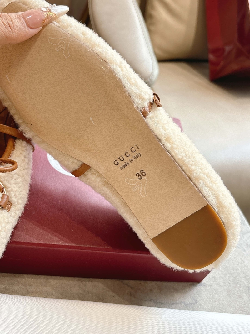 Gvc*1 flat shoes